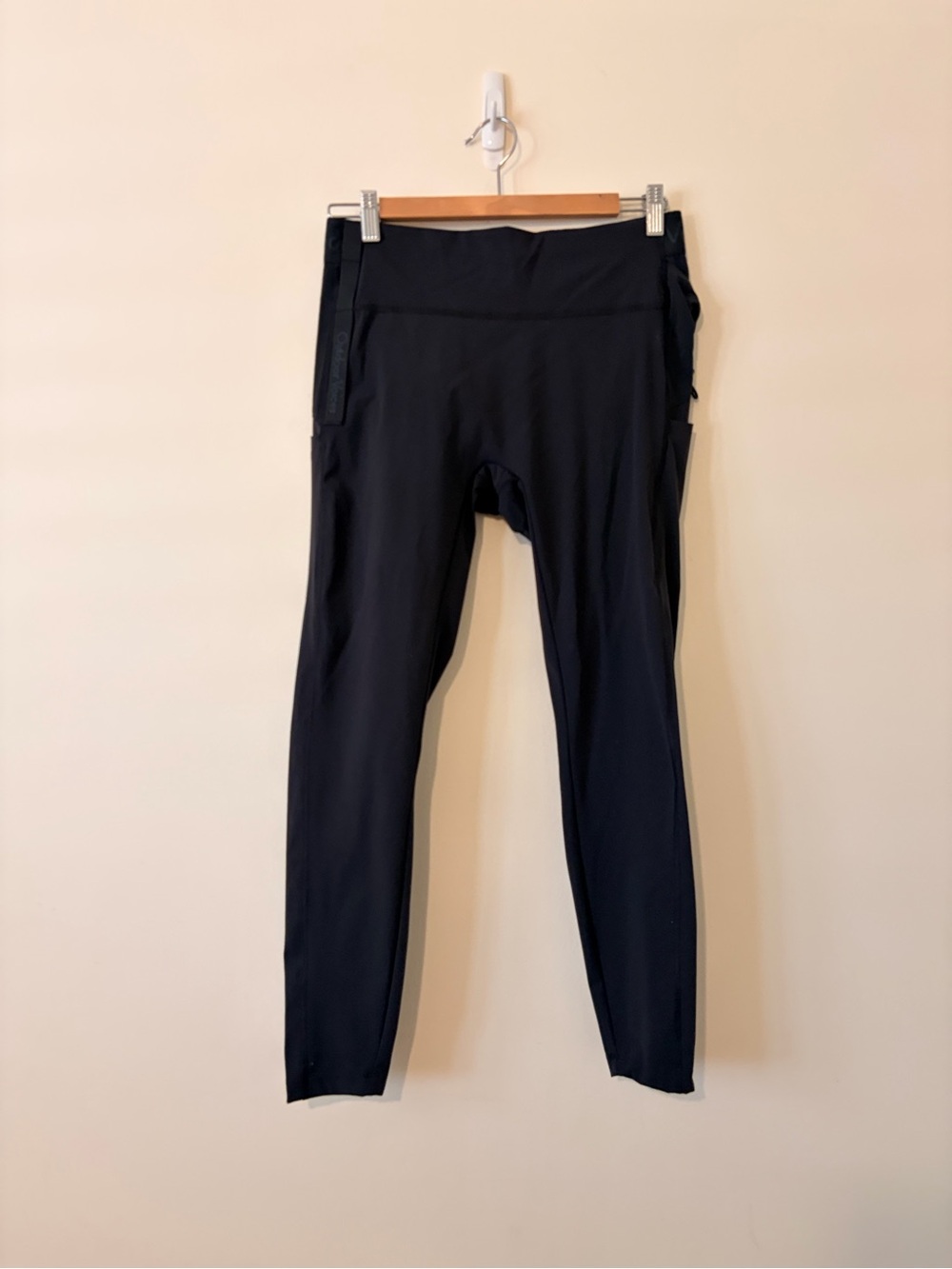 Outdoor Voices Black Performance Leggings with Little Bag L